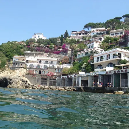 Bilocale Panoramico “lo Sguardo” * Масса-Лубренсе